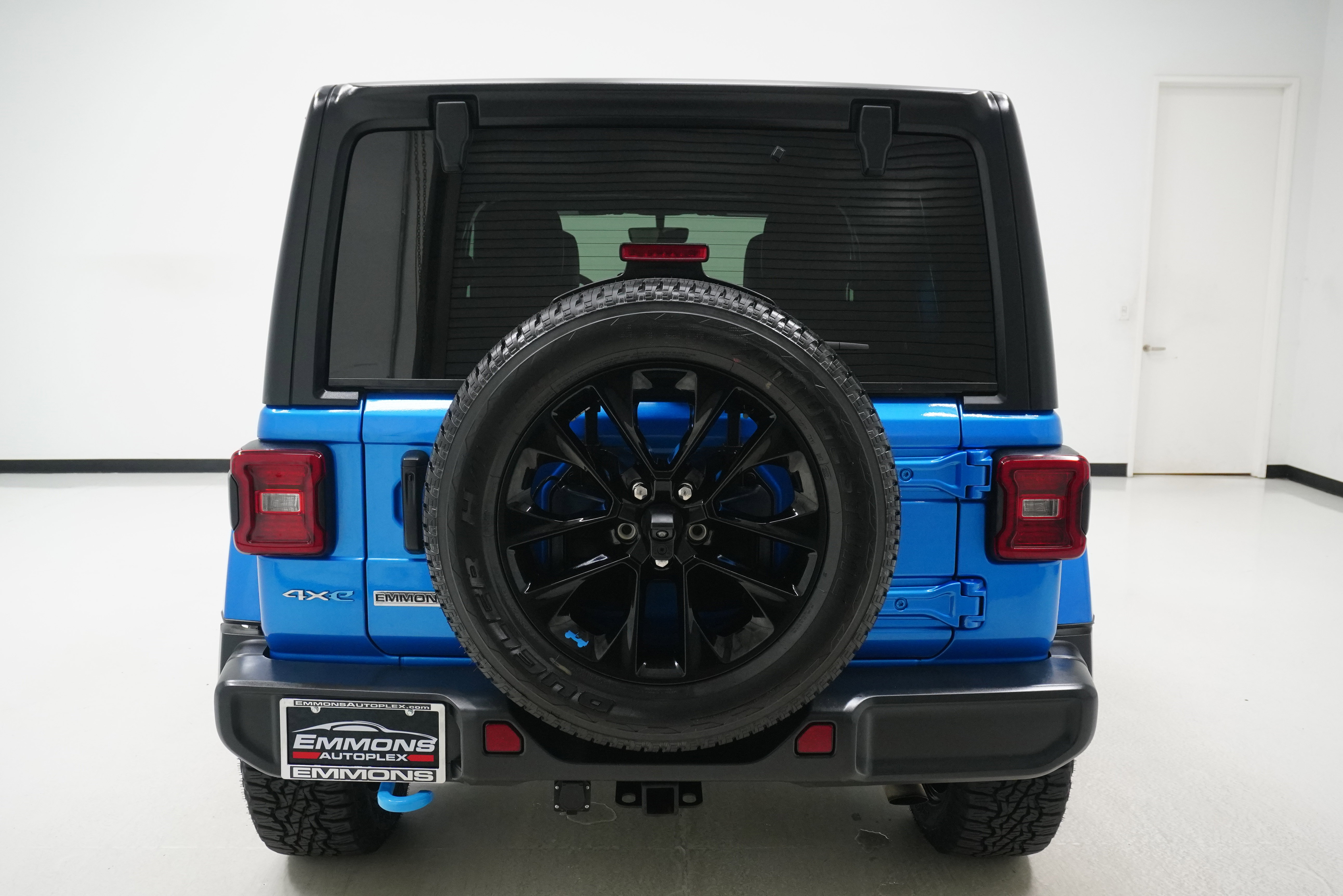 Used 2022 Jeep Wrangler Unlimited Sahara w/ Cold Weather Group image 5