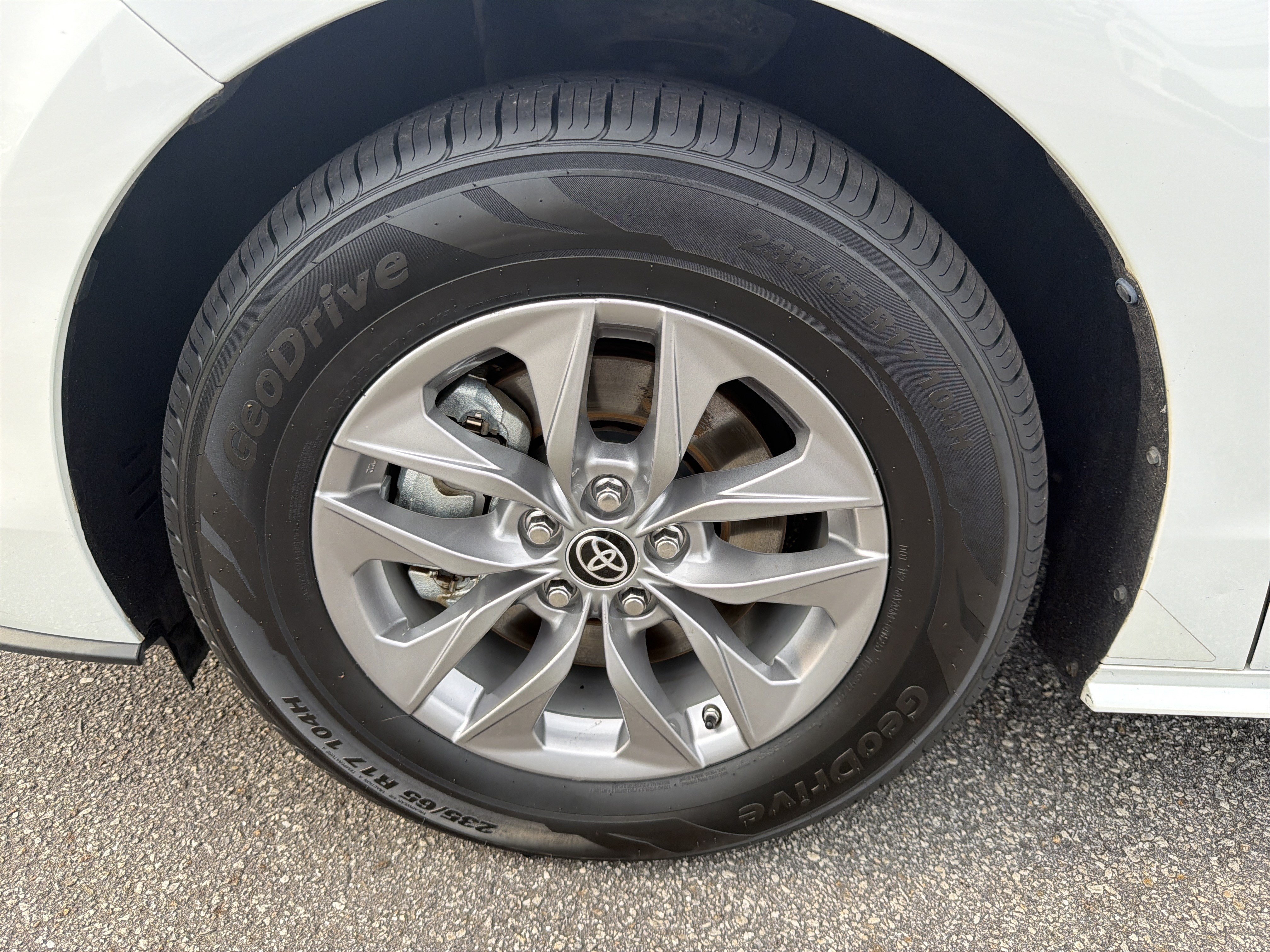 Used 2022 Toyota Sienna XLE FWD image 20
