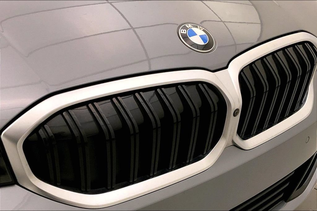 Used 2023 BMW 330i xDrive Sedan w/ Premium Package AWD/4WD image 29
