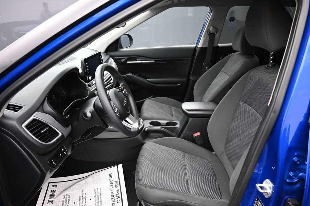 Used 2023 Kia Seltos LX AWD/4WD image 6