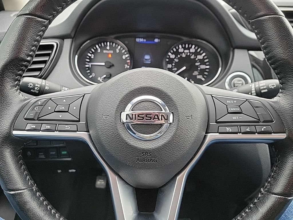 Used 2022 Nissan Rogue Sport SV image 25