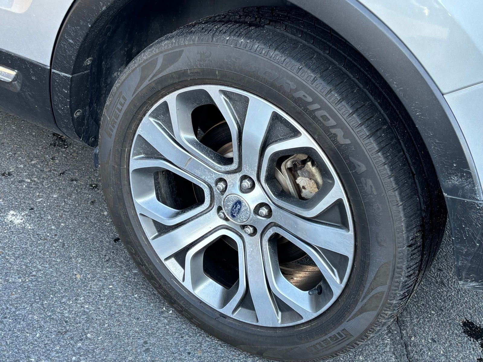 Used 2018 Ford Explorer Platinum AWD/4WD image 8