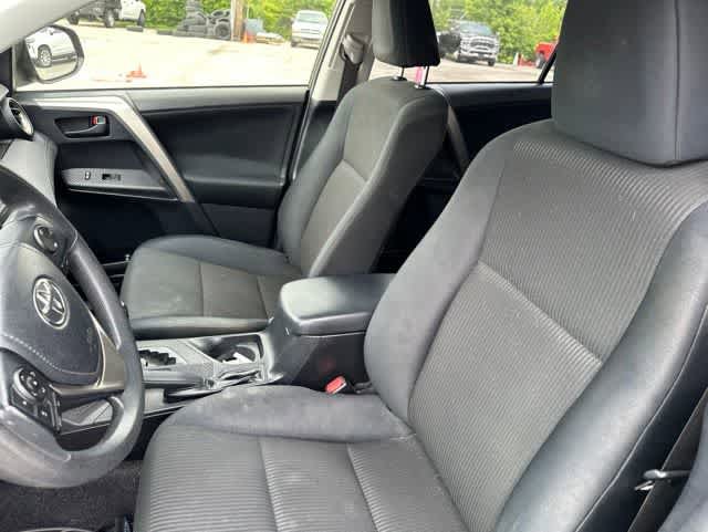 Used 2014 Toyota RAV4 LE AWD/4WD image 3