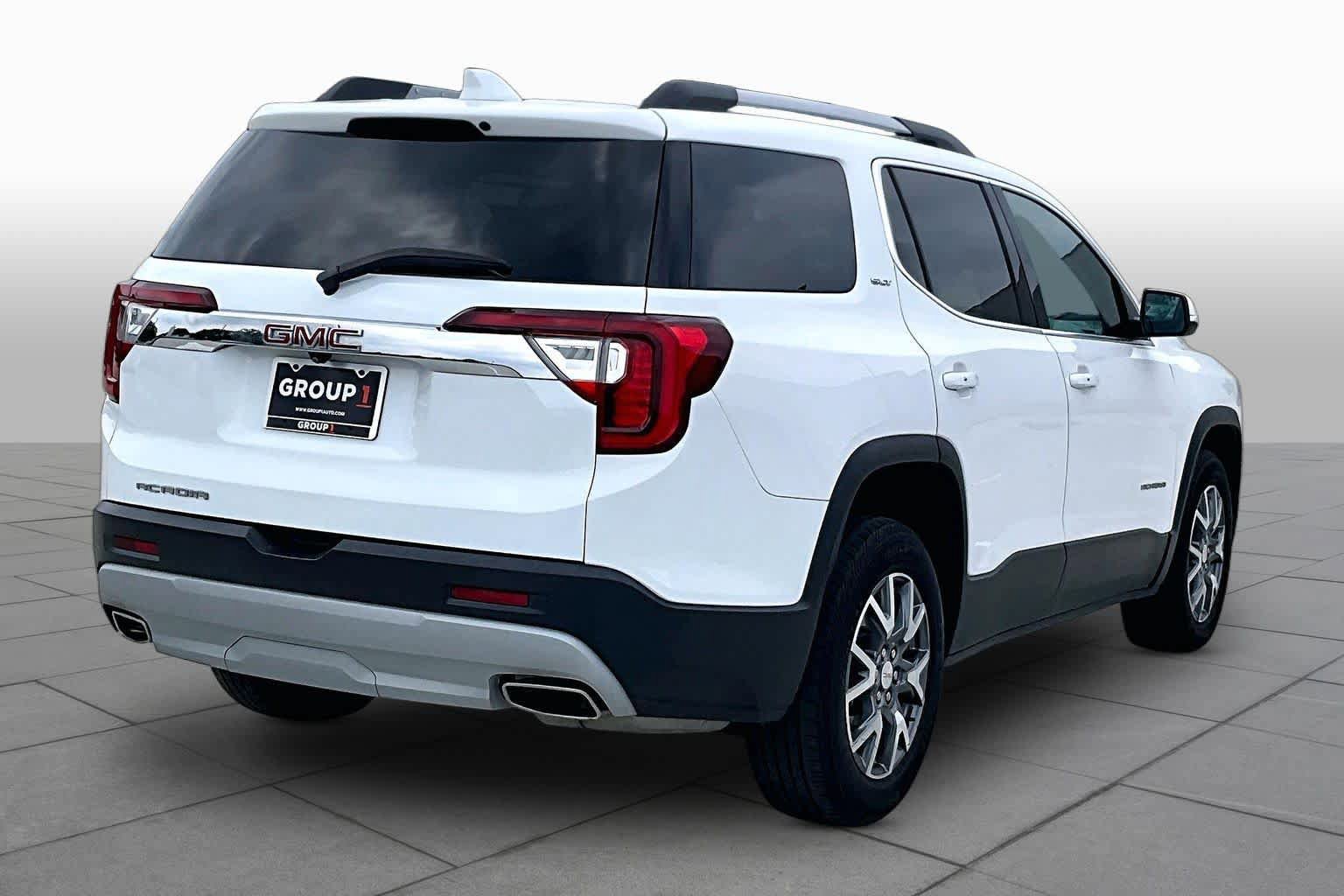 Used 2023 GMC Acadia SLT AWD/4WD image 13