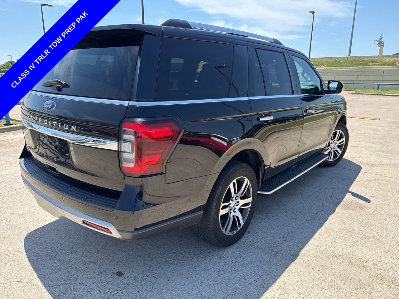Used 2022 Ford Expedition Limited RWD image 12