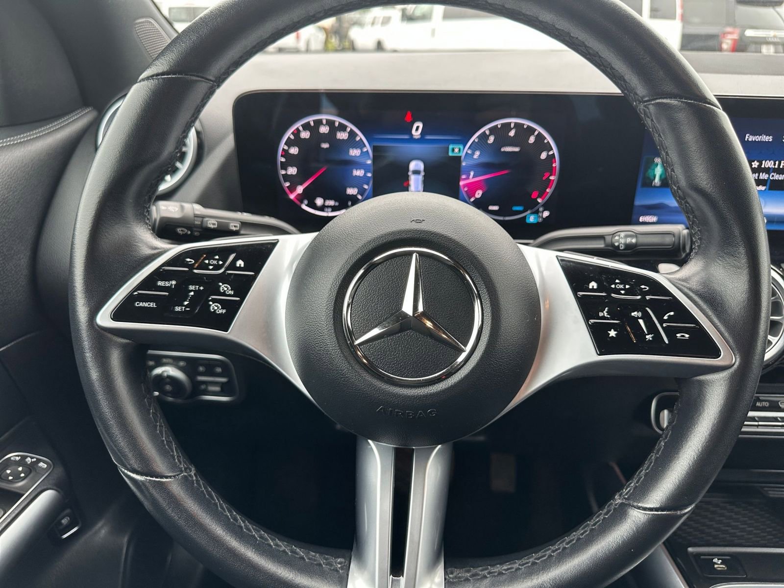 Used 2025 Mercedes-Benz GLA 250 4MATIC image 29