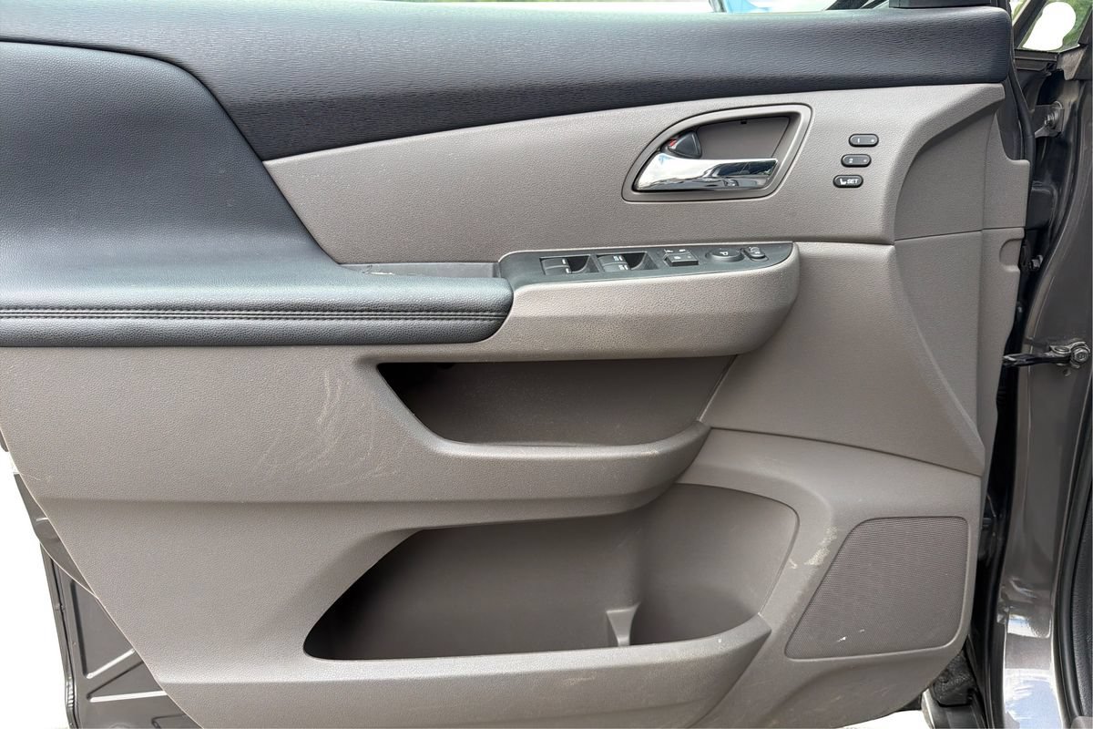 Used 2015 Honda Odyssey Touring Elite image 20