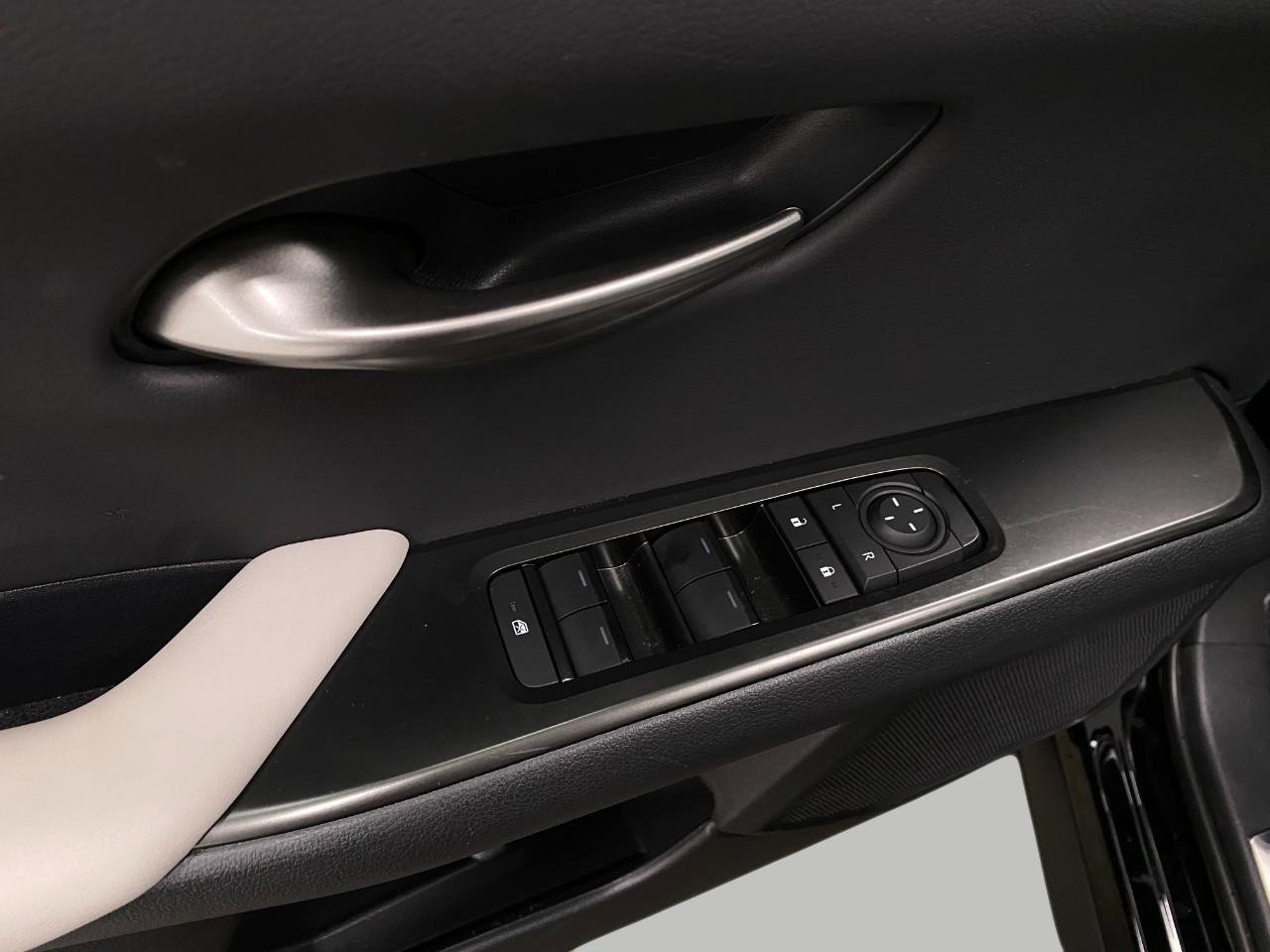 Certified 2025 Lexus UX 300h AWD w/ Accessory Package (Z1) image 31