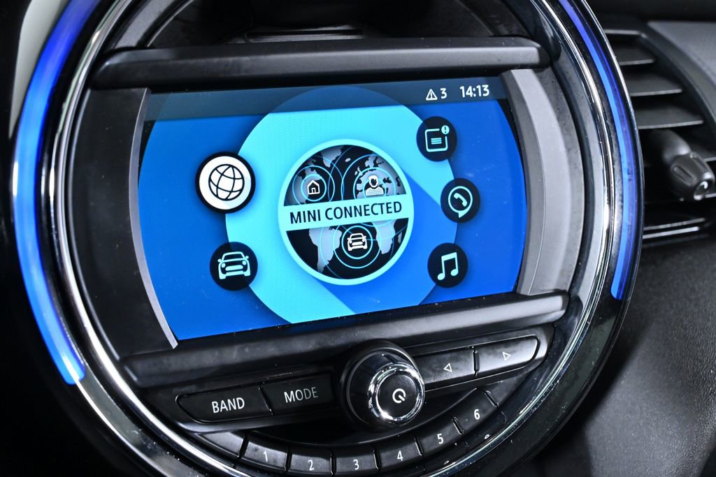 Used 2019 MINI Cooper 4-Door Hardtop w/ Signature Upholstery Package image 15