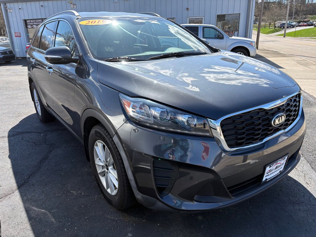 Used 2019 Kia Sorento LX w/ LX Convenience Package image 1