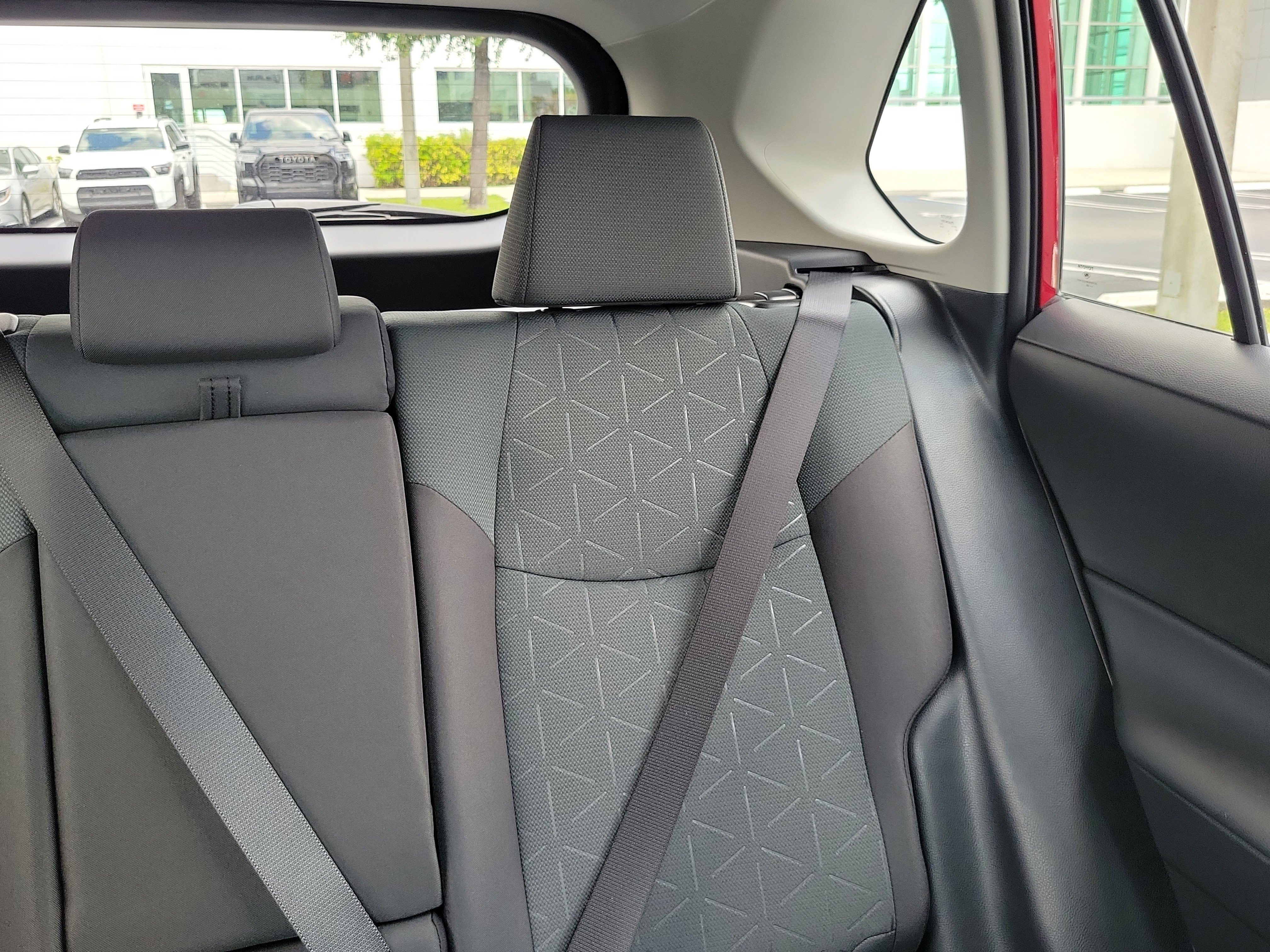Used 2025 Toyota RAV4 XLE image 22
