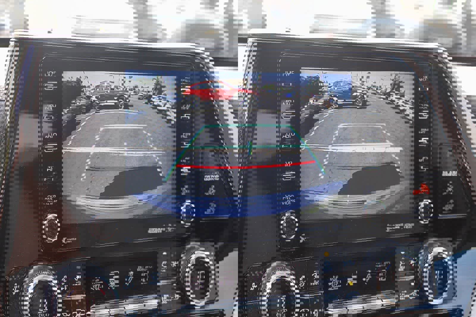 Used 2021 Toyota Highlander XLE image 35