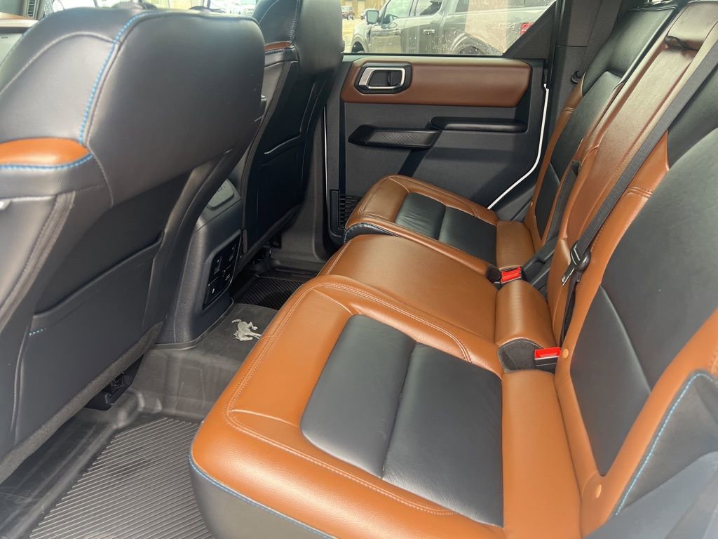 Used 2024 Ford Bronco Outer Banks image 11