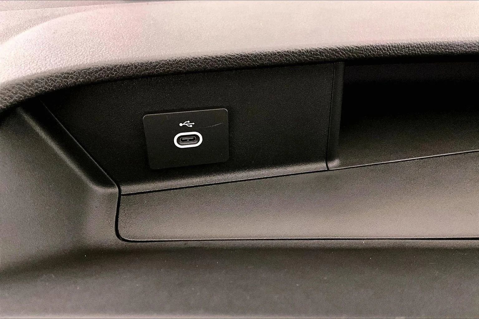 New 2026 Ford Transit 250 148 Medium Roof image 31