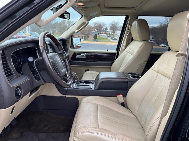 Used 2015 Lincoln Navigator L 4WD w/ Equipment Group 101A Reserve image 9