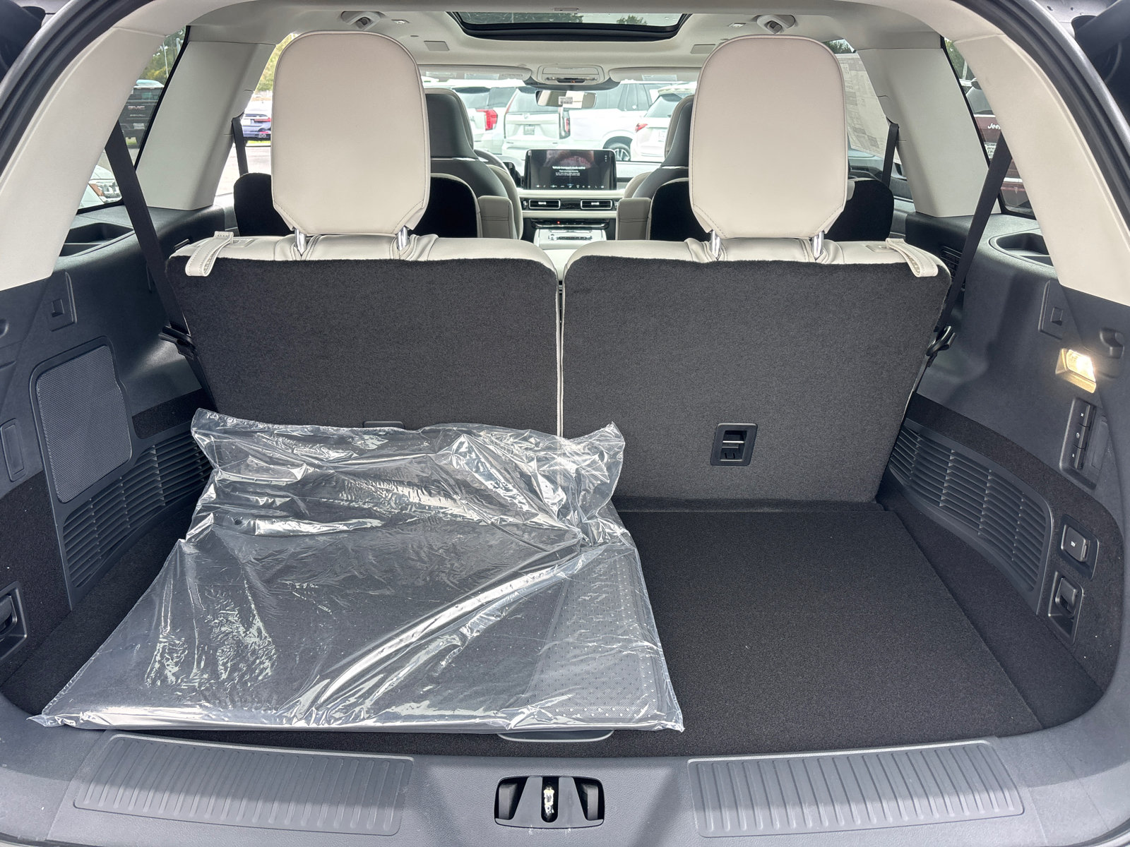 New 2027 Lincoln Aviator Reserve AWD/4WD image 9