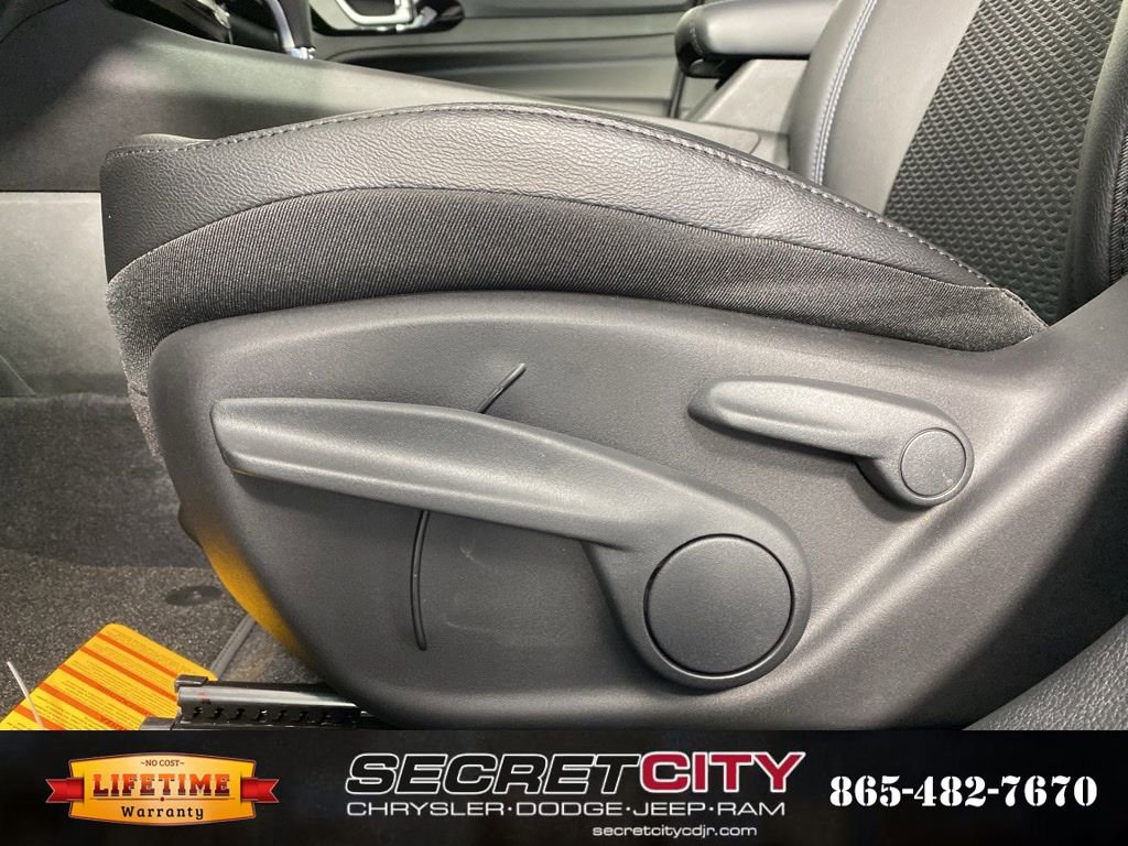 New 2026 Jeep Compass Latitude image 14