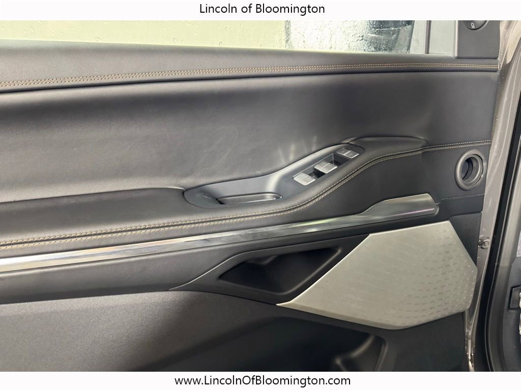 New 2025 Lincoln Navigator L Black Label image 16