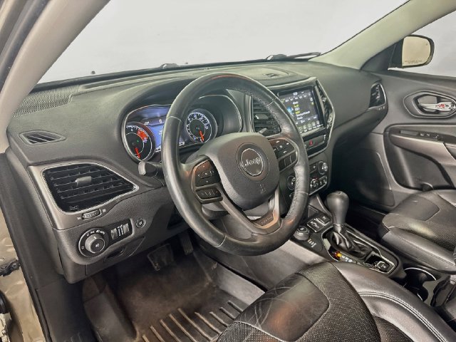Used 2019 Jeep Cherokee Limited AWD/4WD image 12
