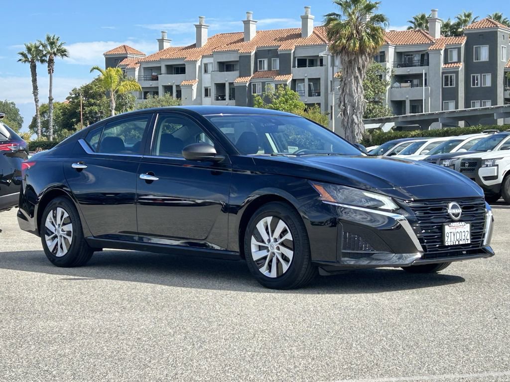 Used 2025 Nissan Altima 2.5 S image 5