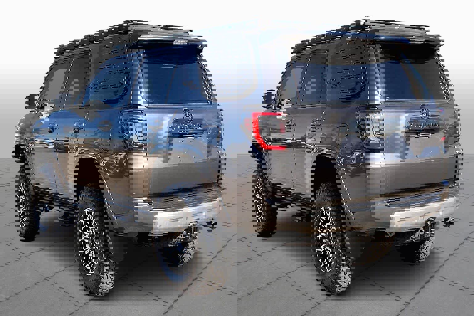 Used 2018 Toyota 4Runner TRD Off-Road image 10