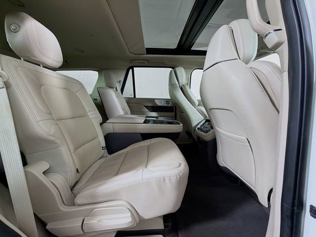 Used 2020 Lincoln Navigator Reserve w/ Luxury Package AWD/4WD image 32