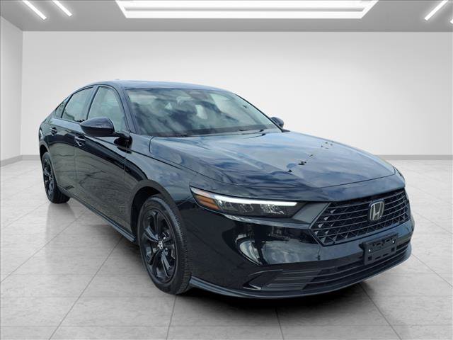 Used 2025 Honda Accord SE image 2
