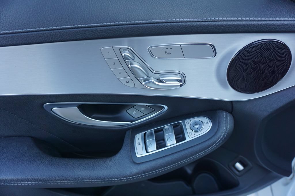 Used 2016 Mercedes-Benz C 300 Sedan image 3