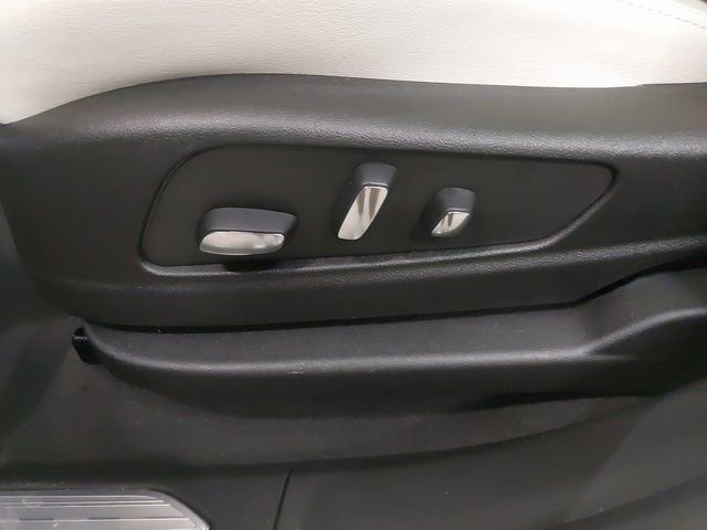 Used 2025 Cadillac XT5 Sportv w/ LPO, Floor Liner Package image 29