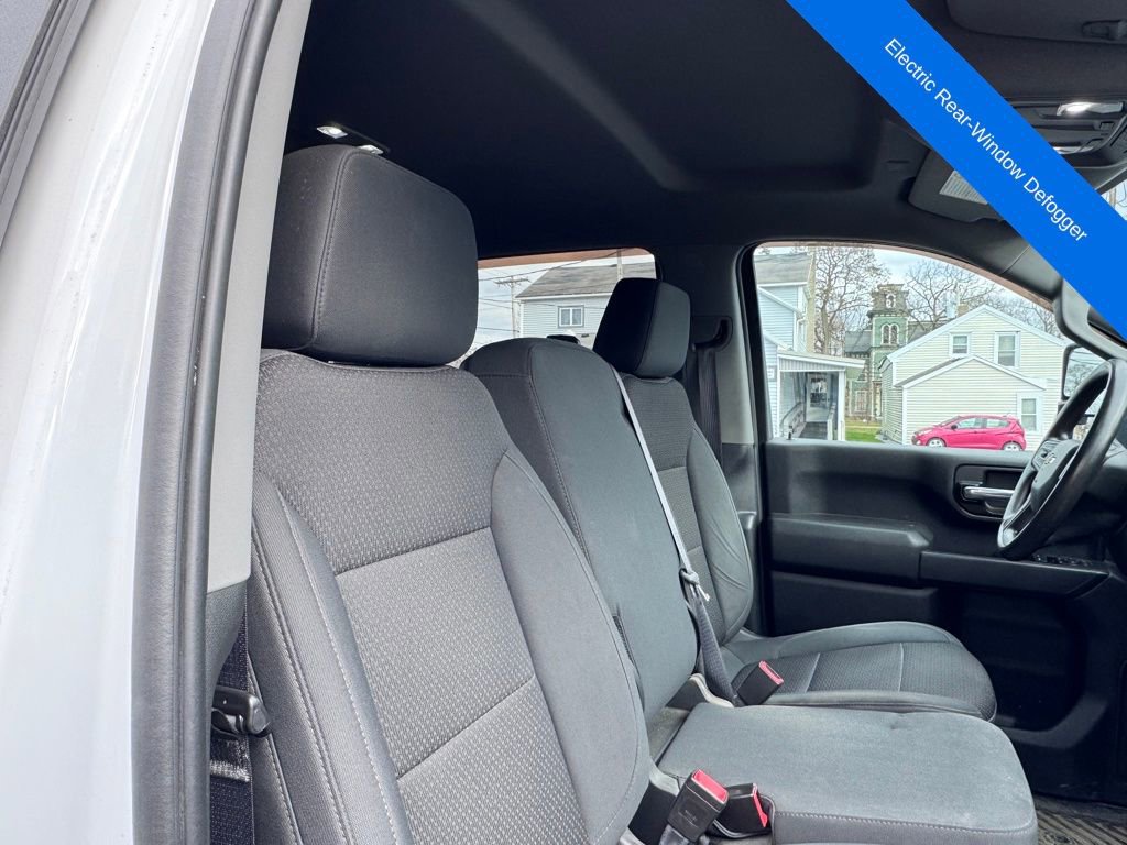 Used 2020 Chevrolet Silverado 2500 Custom w/ Custom Value Package image 11