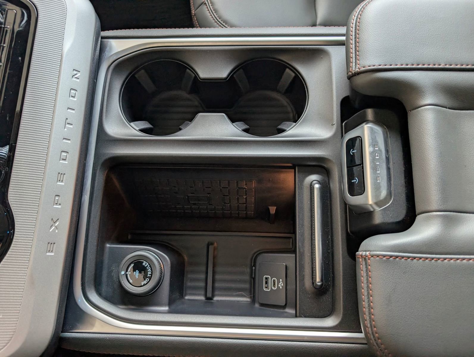 Used 2025 Ford Expedition Active image 22