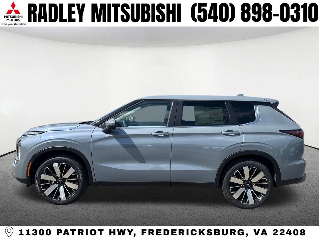 New 2026 Mitsubishi Outlander SE image 17