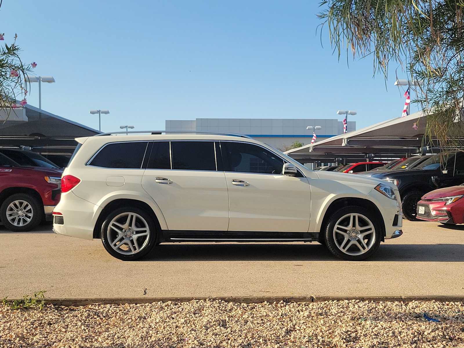 Used 2013 Mercedes-Benz GL 550 4MATIC image 9