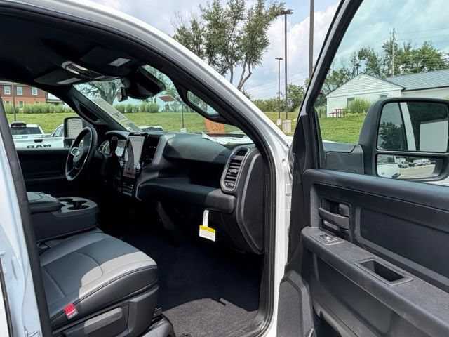 New 2026 RAM 3500 Tradesman AWD/4WD image 23