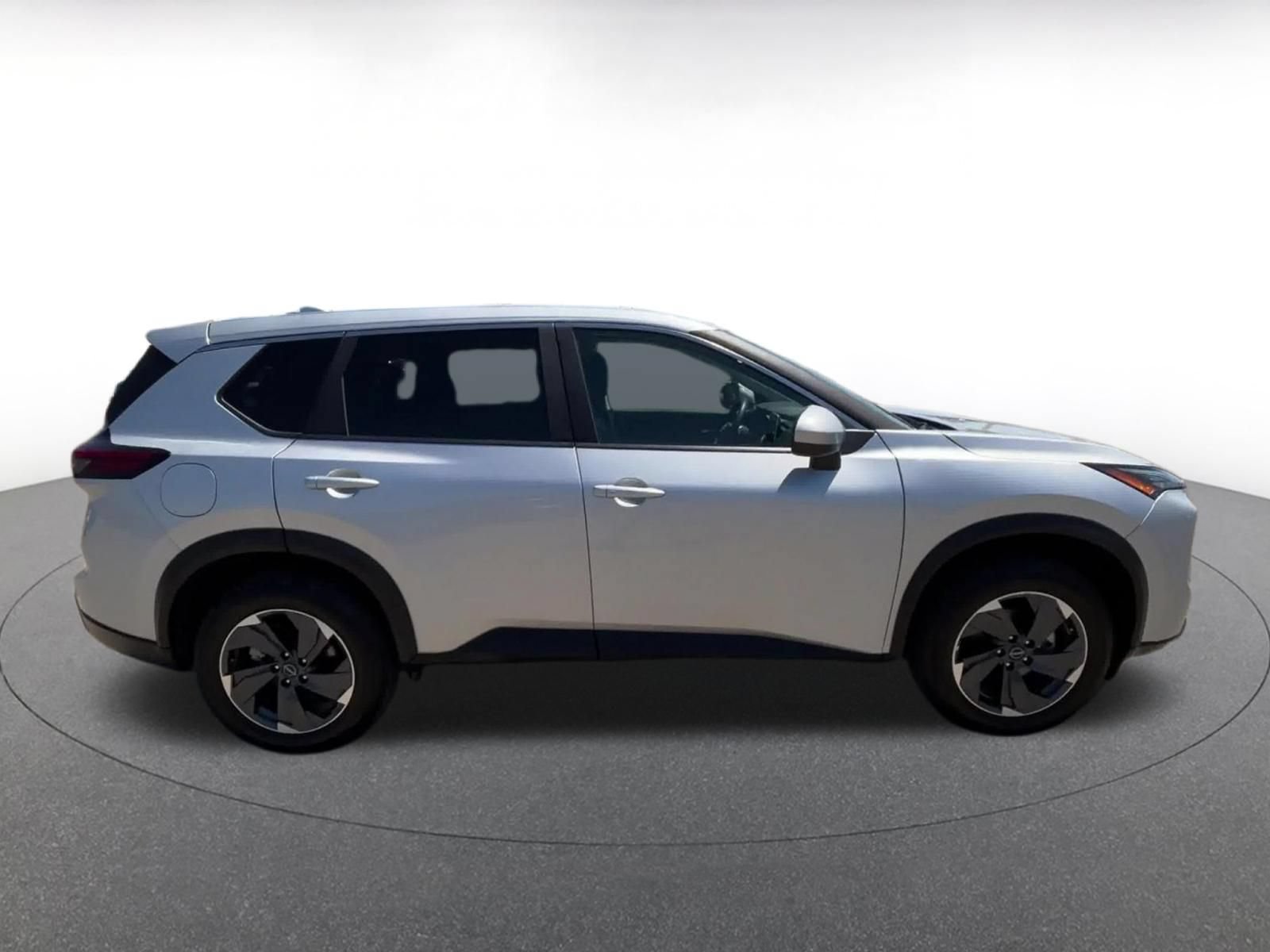Used 2025 Nissan Rogue SV FWD image 16