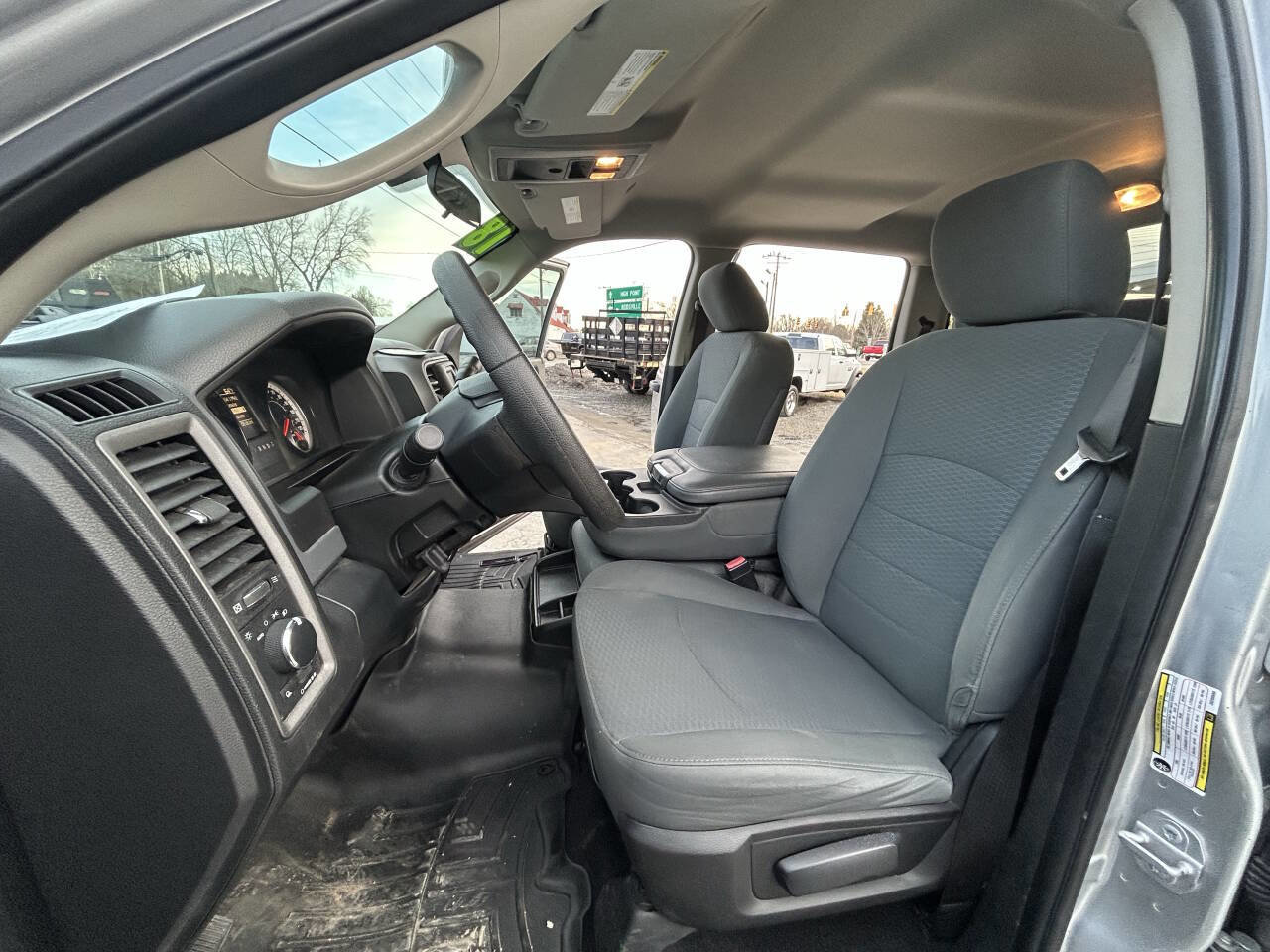 Used 2018 RAM 3500 Tradesman w/ Chrome Appearance Group image 12