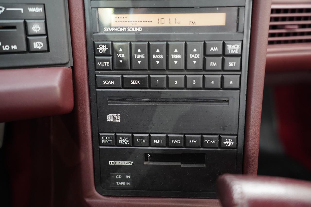 Used 1993 Cadillac Allante FWD image 18