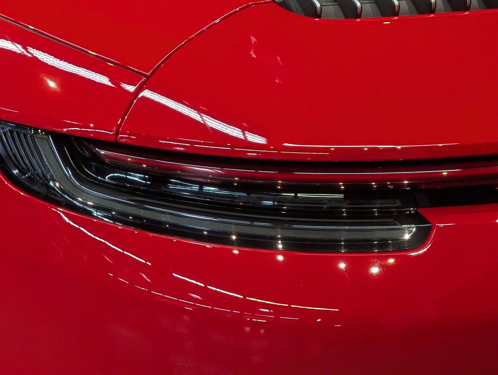 Certified 2022 Porsche 911 Targa 4S w/ Premium Package image 15