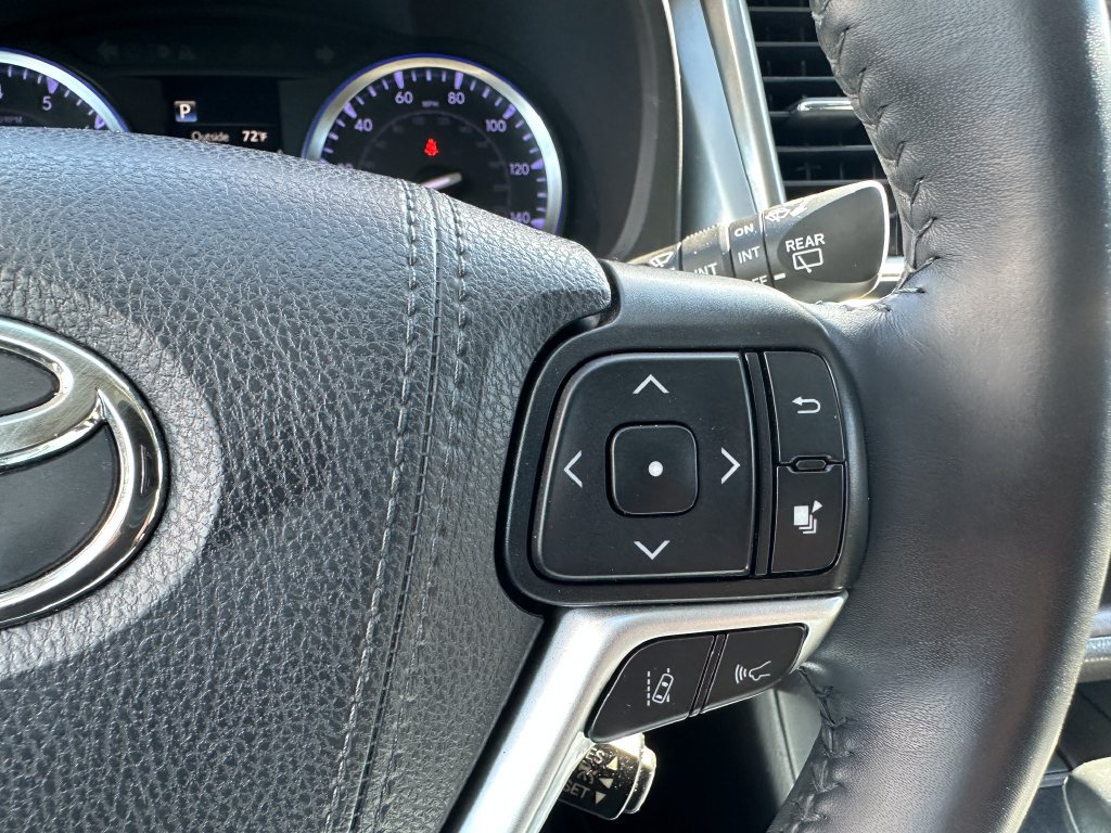 Used 2019 Toyota Highlander XLE FWD image 10