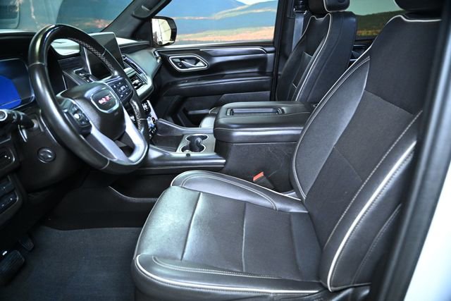 Used 2023 GMC Yukon XL SLT w/ SLT Luxury Package image 25