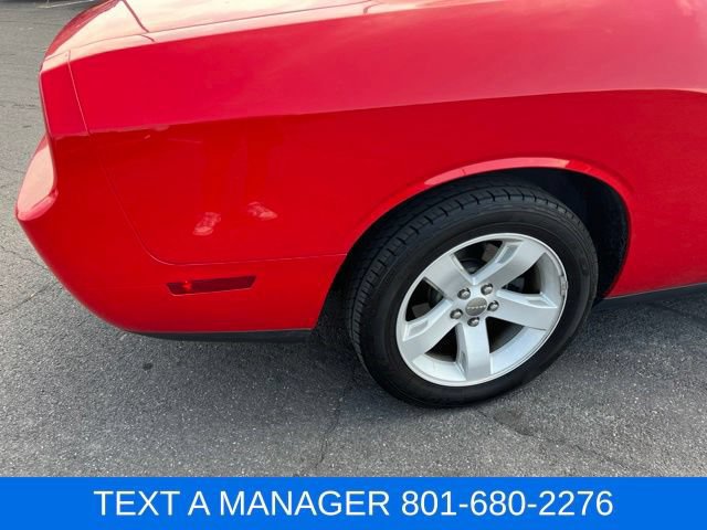 Used 2014 Dodge Challenger SXT RWD image 6