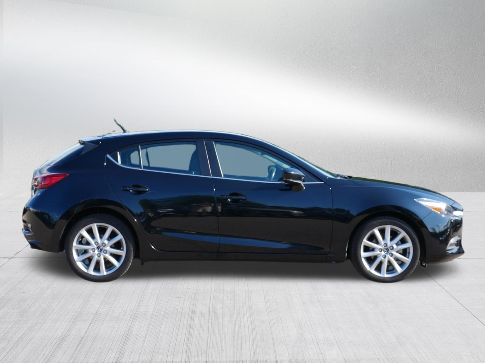 Used 2017 MAZDA MAZDA3 Touring FWD image 8
