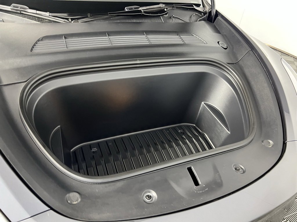 Used 2025 Tesla Model Y Long Range image 35