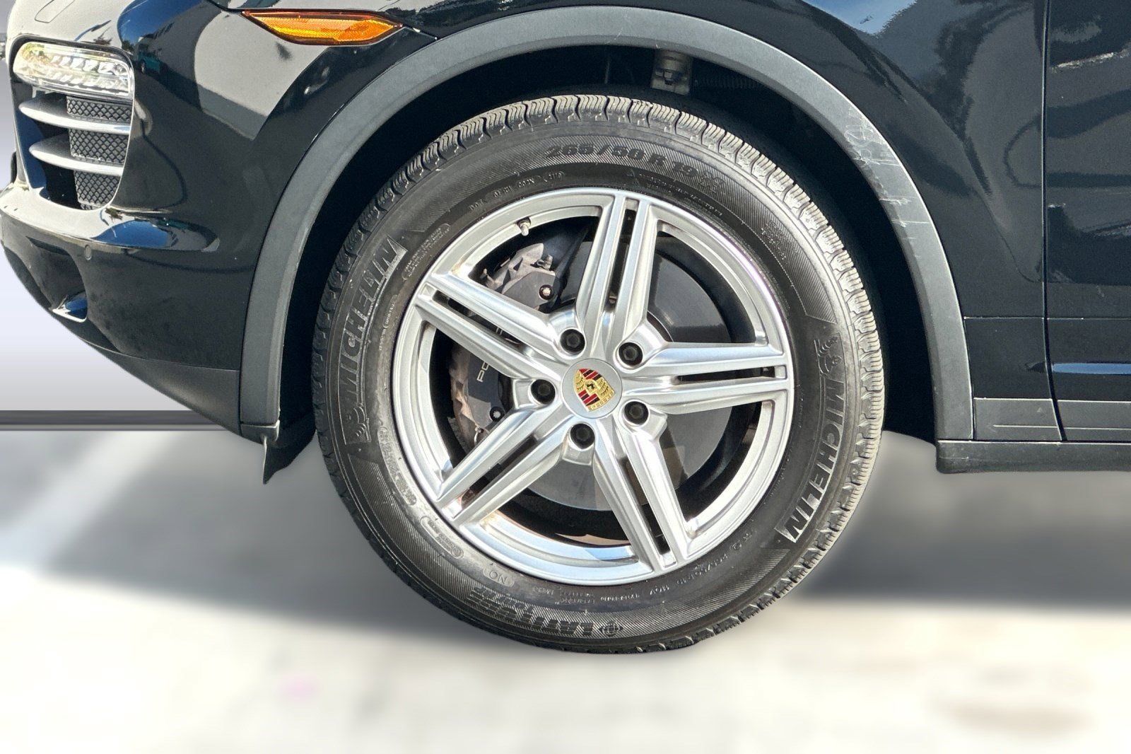 Used 2014 Porsche Cayenne Platinum Edition image 11