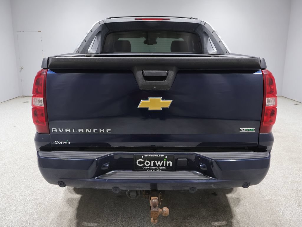 Used 2008 Chevrolet Avalanche LTZ w/ LTZ Preferred Equipment Group AWD/4WD image 3