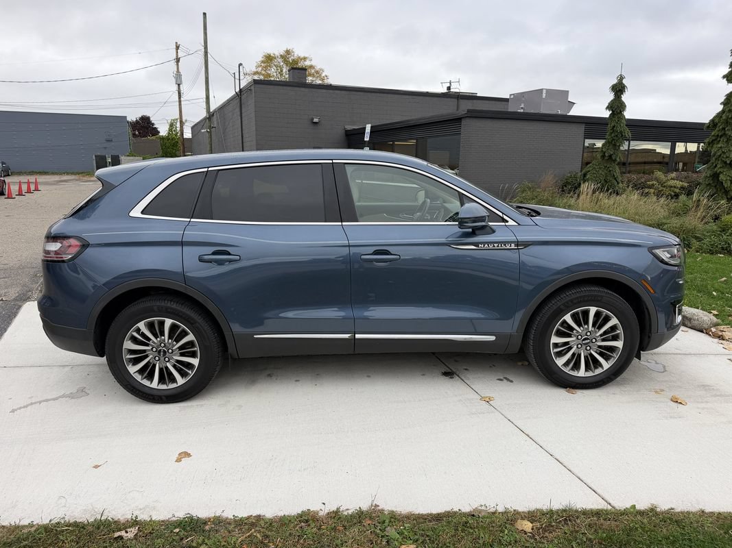 Used 2019 Lincoln Nautilus Select AWD/4WD image 4
