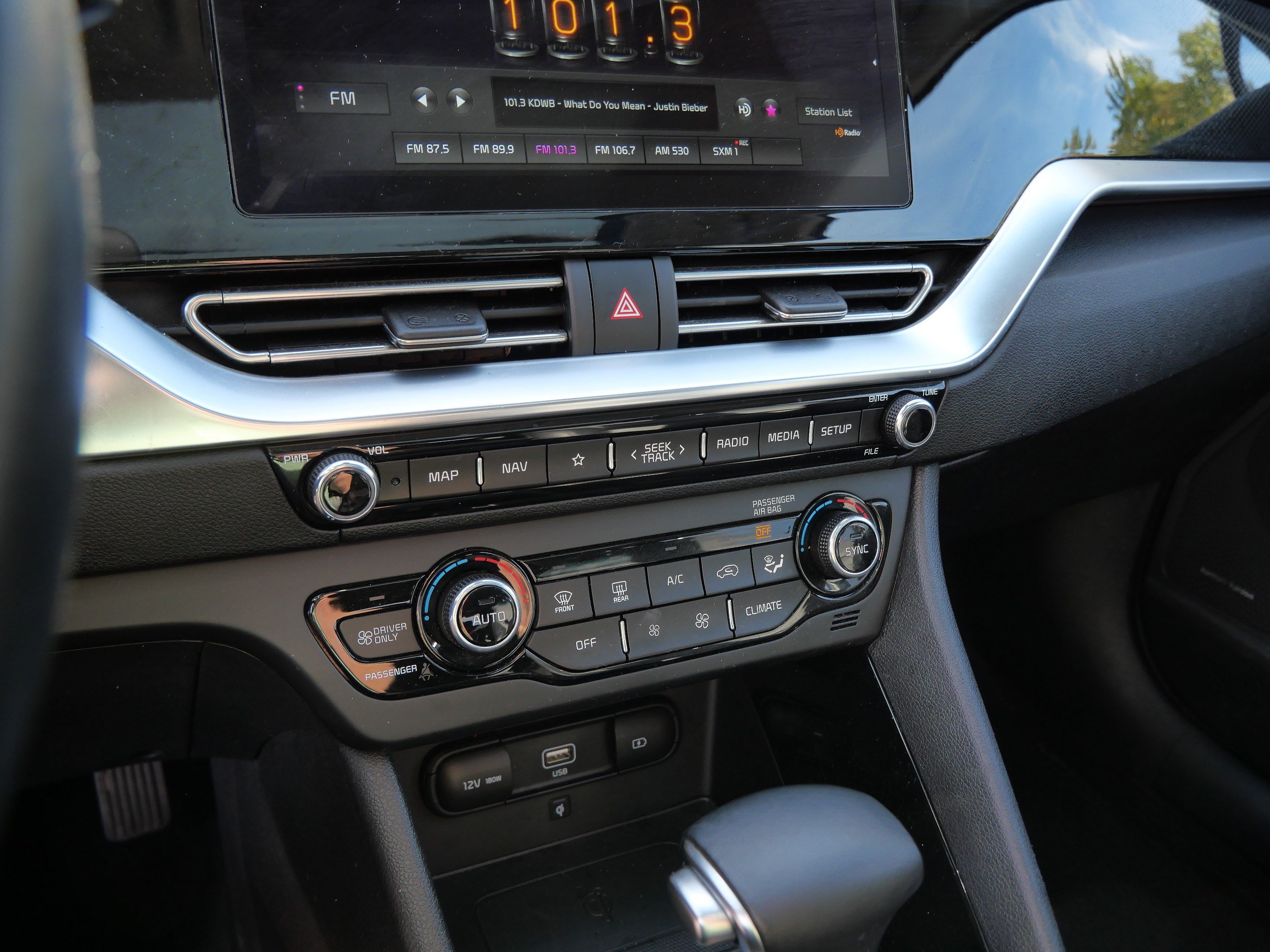 Used 2022 Kia Niro Touring Special Edition FWD image 23
