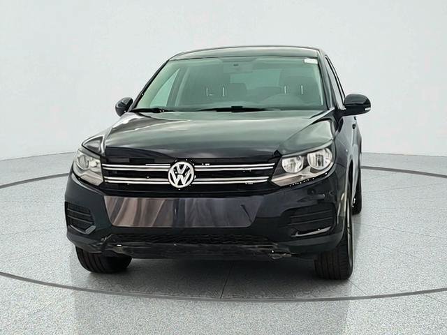 Used 2017 Volkswagen Tiguan Limited w/ Alloy Wheels Package image 2