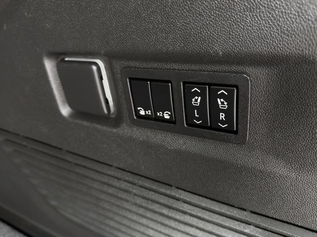 Certified 2022 GMC Yukon XL Denali AWD/4WD image 36