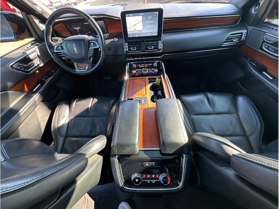 Used 2019 Lincoln Navigator L Reserve image 21